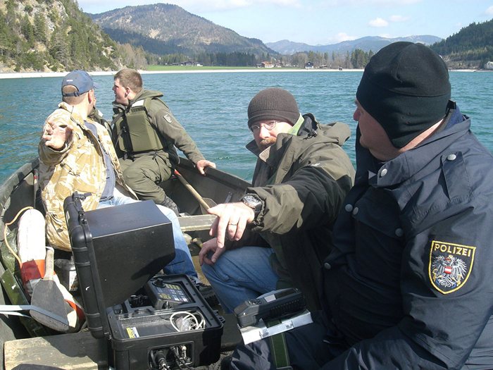 Suche und Bergung eines Polizeihubschraubers am Achensee